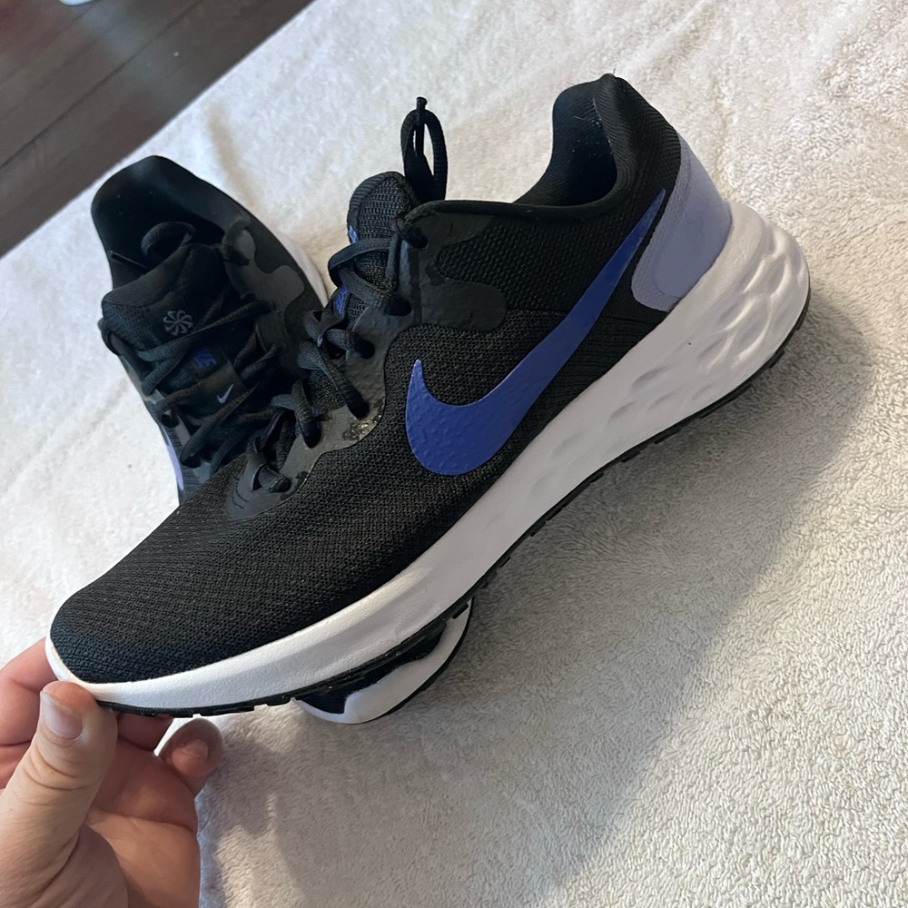 Ladies Nike revolution, size 11